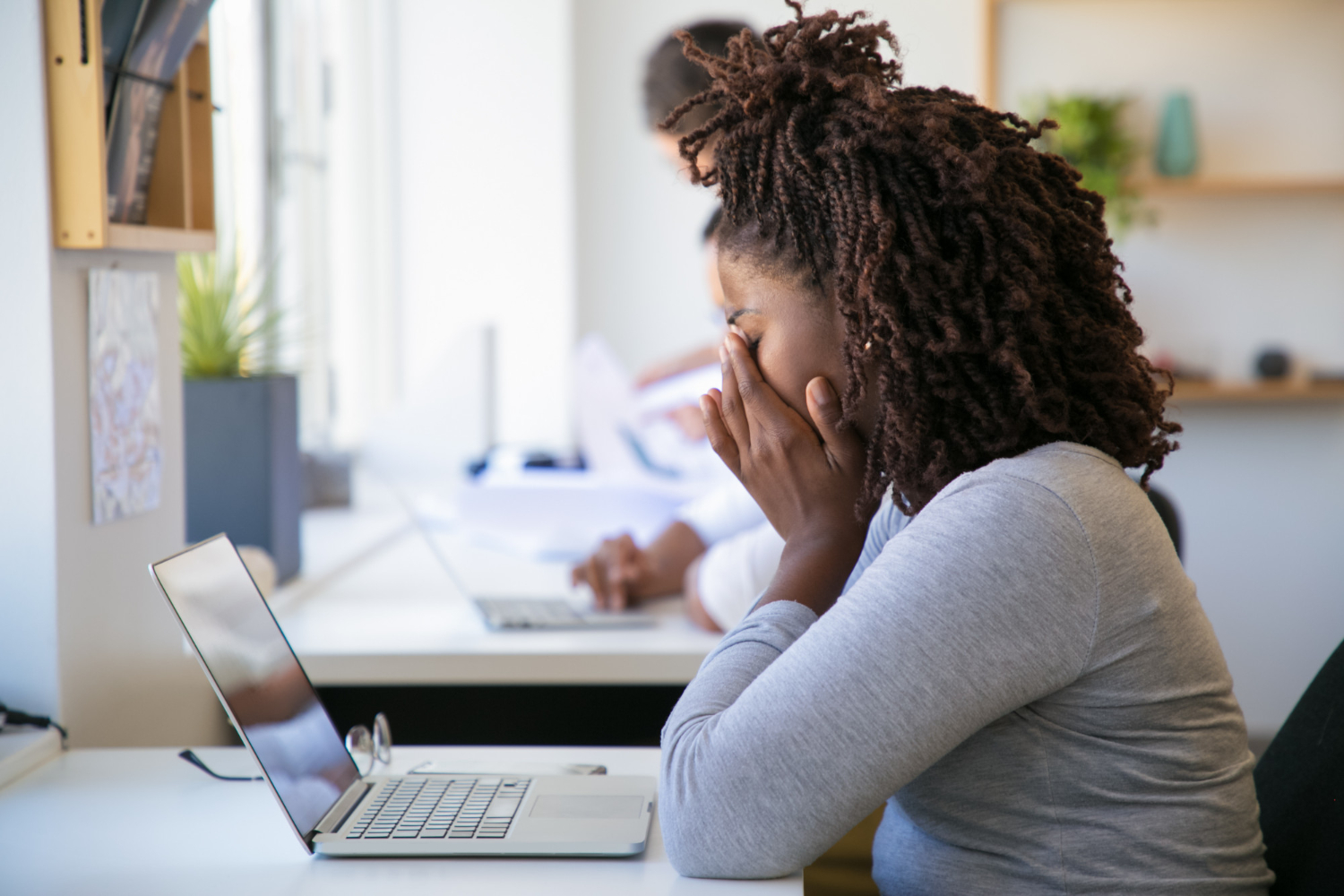 7 Signs Your Workplace Culture Is Toxic (And Fixes)